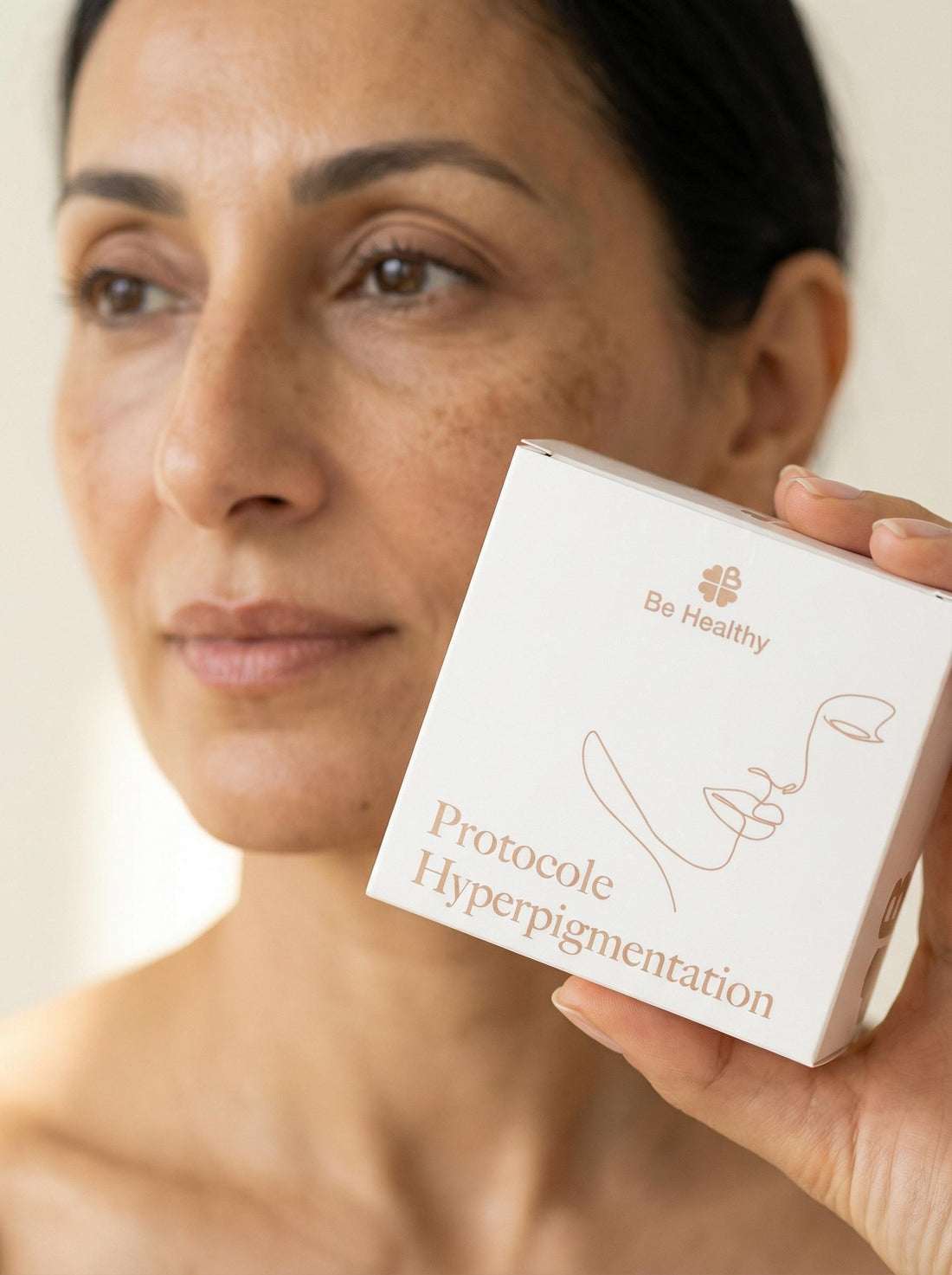 Patiente tenant un protocole Hypigmentation Be Healthy